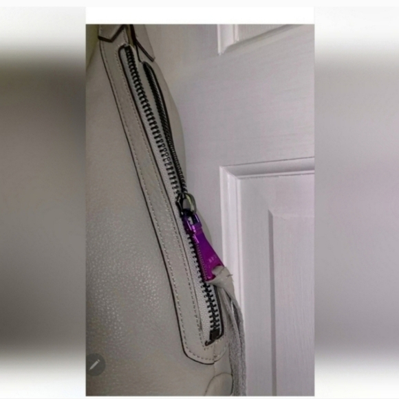 🍂WOW!Rare Aimee Kestenberg Handbag Gray Leathr Shouldr Hobo Bag Purse oil slick - Picture 8 of 10